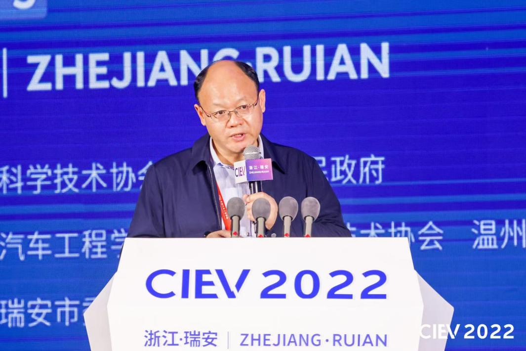 江苏大学汽车工程研究院院长江浩斌