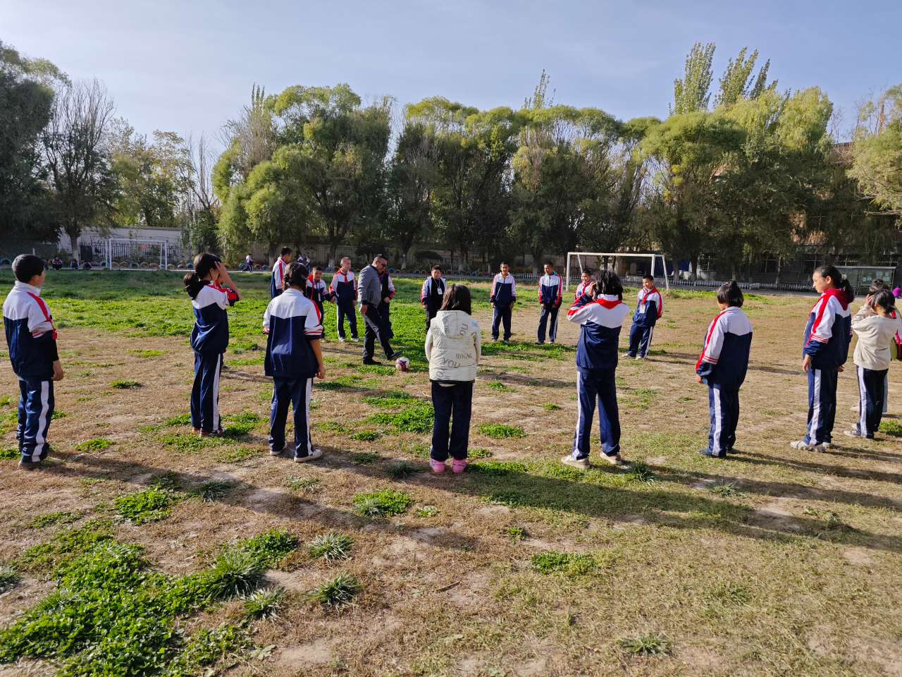 库车市乌恰镇中学持续推进学生社团活动 (8).jpg